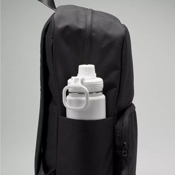 Lululemon Everywhere Backpack 22L Tech Canvas- Black/Black - Picture 7 of 9